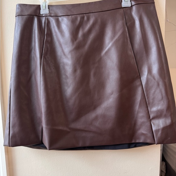 Banana Republic Factory Brown Vegan Leather Mini Skirt - Picture 2 of 5